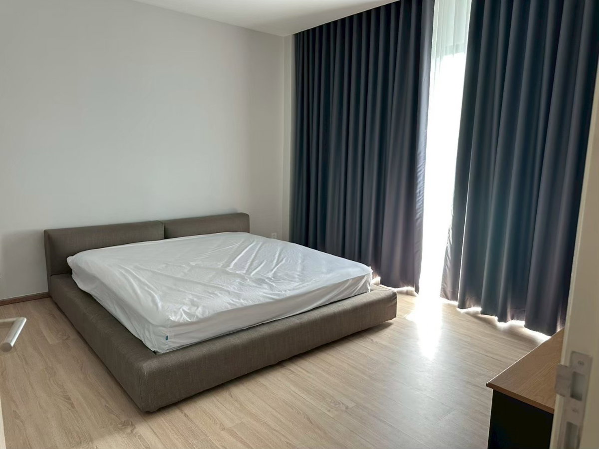 picture Townhome For Rent : Nirvana Define Krungthep Kreetha | Corner unit with private garden + Rooftop - 9/18