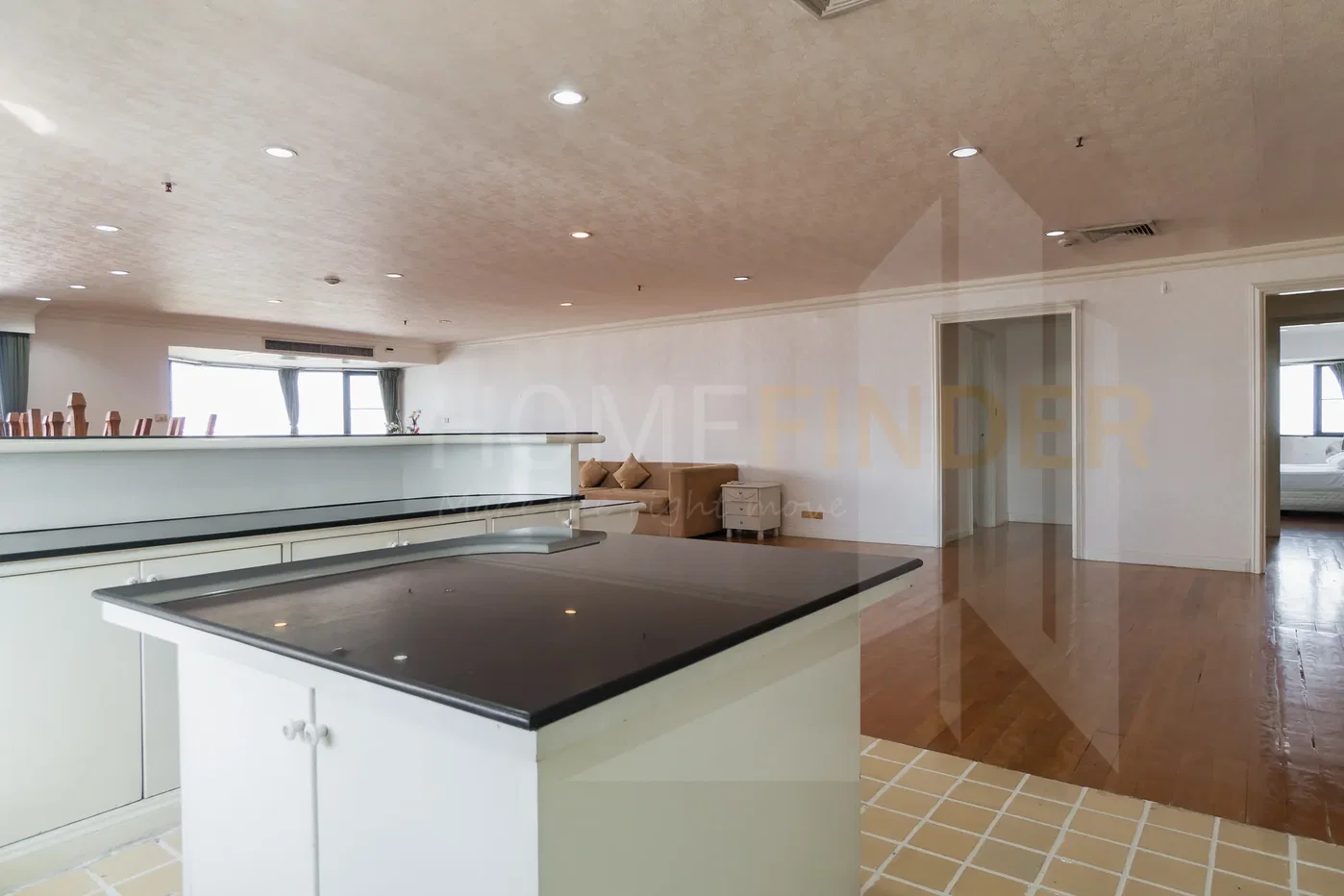 picture Baan Suanpetch condominium 3 bedrooms, for rent - 16/21