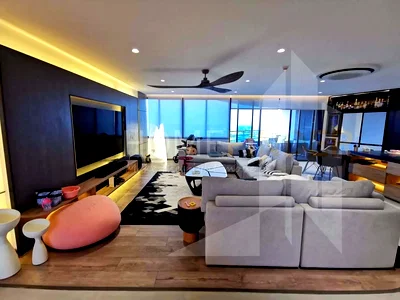 Condos for rent : Royal River Place, 4 Bedrooms – MRT Khlong Toei, for rent