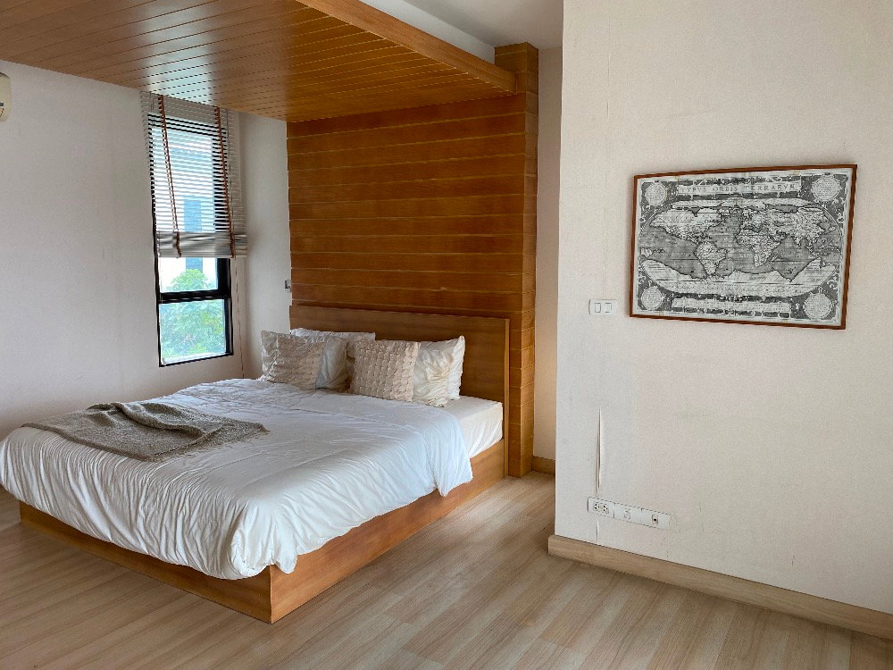 รูป jo607 บ้านแฝด 3 ชั้น พร้อมเฟอร์นิเจอร์ ให้เช่า เวอรีเดียน ราชพฤกษ์ ใกล้ป้อม รปภ. Master Bedroom ใหญ่ทั้งชั้น พร้อม Walk-in Closet และพื้นที่ข้างบ้าน - รูปที่ 5/12