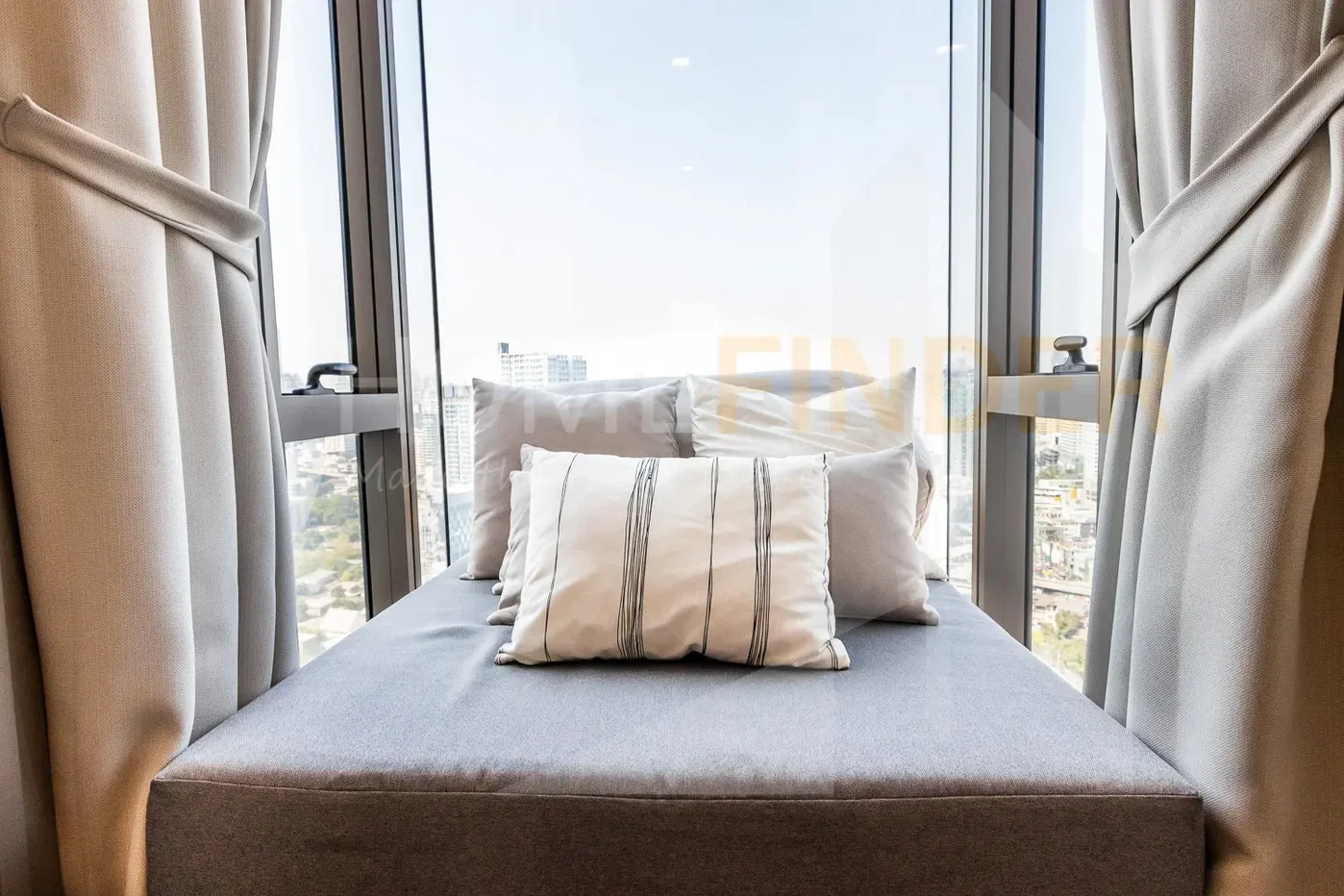 picture Ashton Morph 38 3 bedrooms, for rent - 4/12