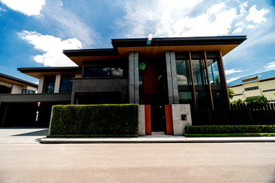 Houses for sale Suan Luang : Siraninn Residence Pattanakarn 5 bedrooms, for sale