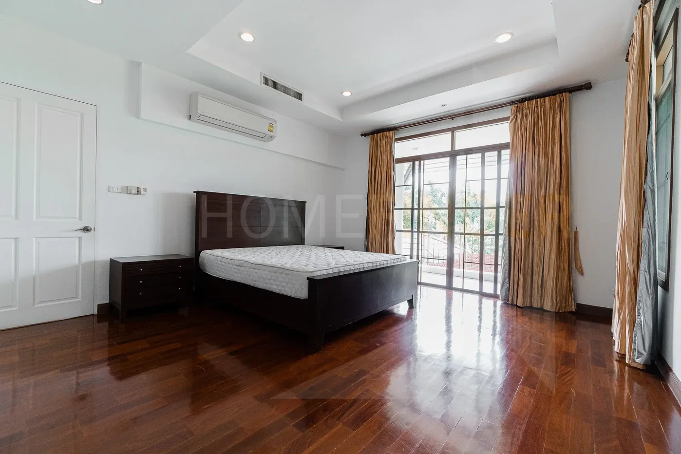 รูป Narasiri Pattanakarn, Bangkok 5 bedroom house with big Big Garden 5 bedrooms, for rent - รูปที่ 10/22