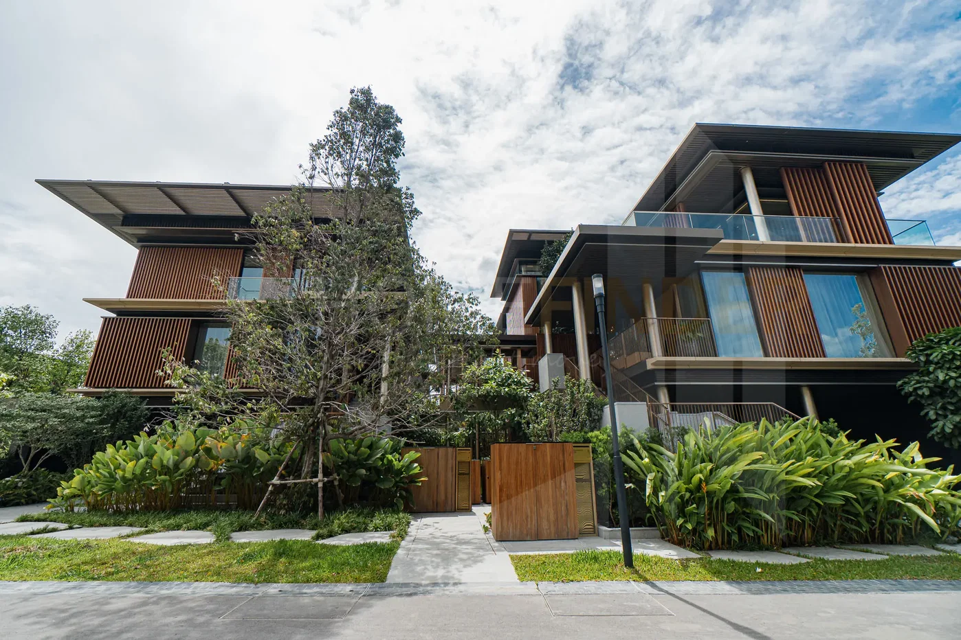 รูป Mulberry Grove The Forestias Villas 4 bedrooms, for sale - รูปที่ 1/13