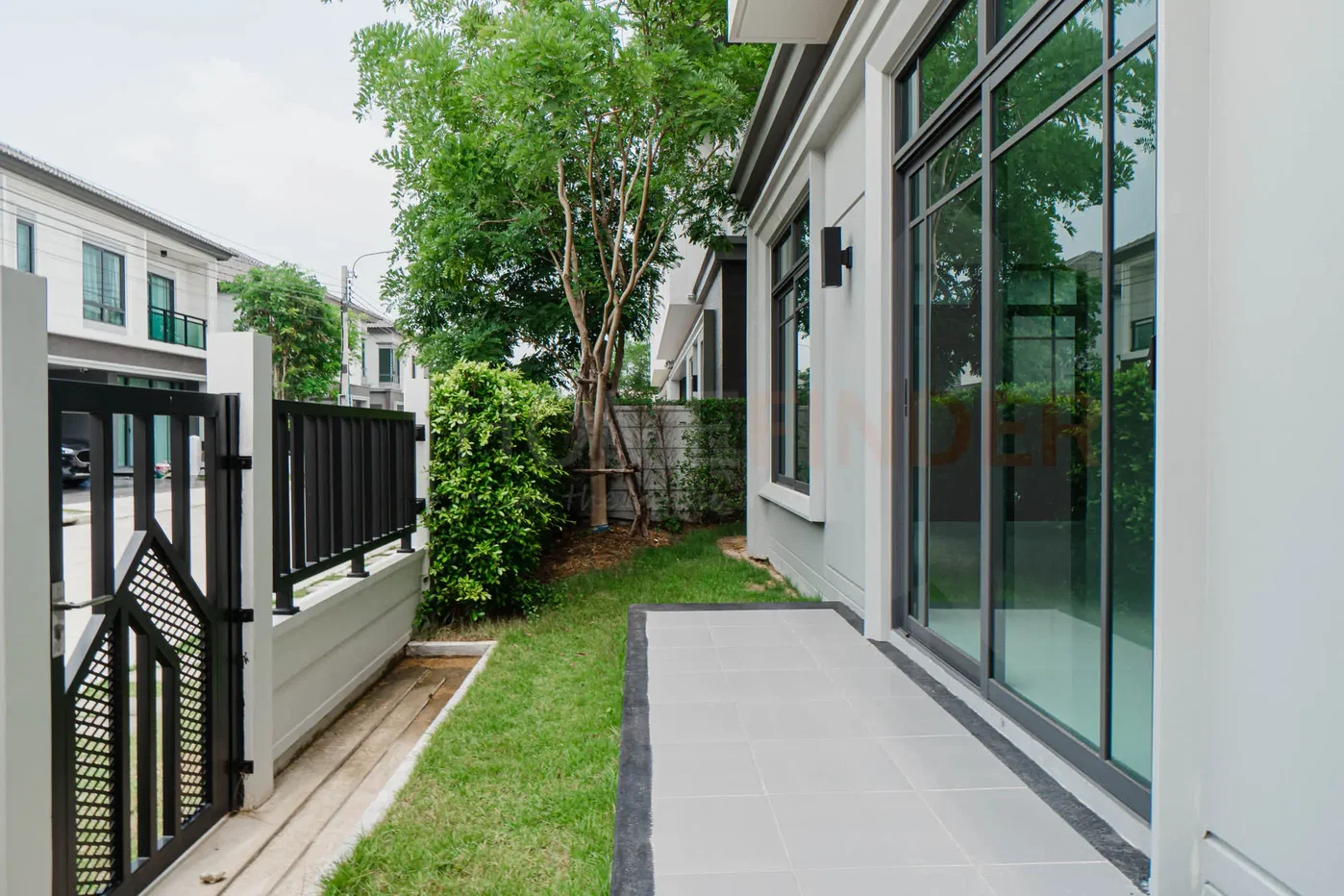 รูป Grand Britania Krungthepkreetha 4 bedrooms, for sale - รูปที่ 24/29