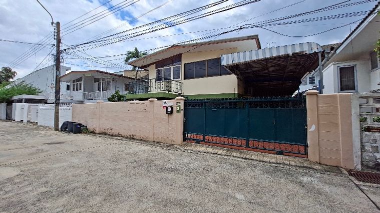 5-bed house for rent, 250 sqm, 50 sq wah, Wang Thonglang