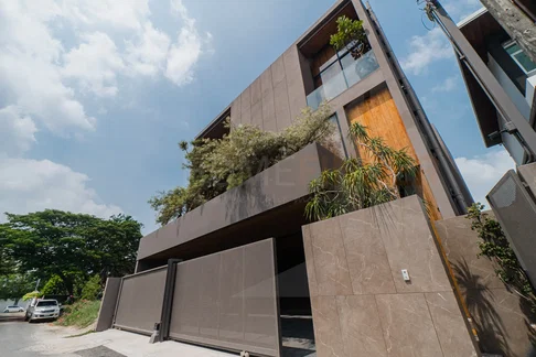 House at Nakniwat 37 4 bedrooms, for sale