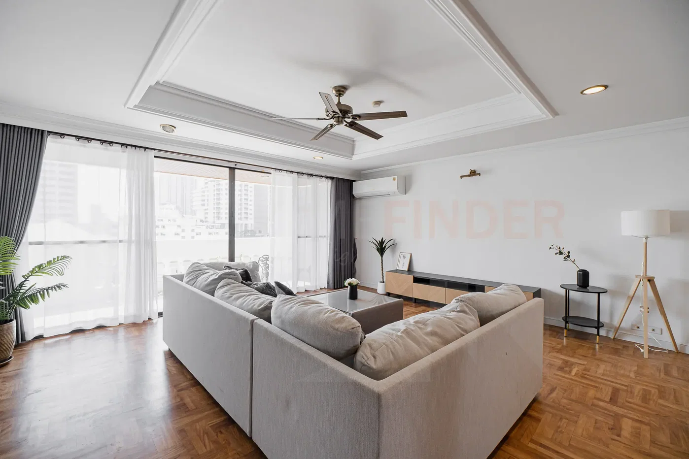 picture Charan Tower 3 bedrooms, for rent - 2/21