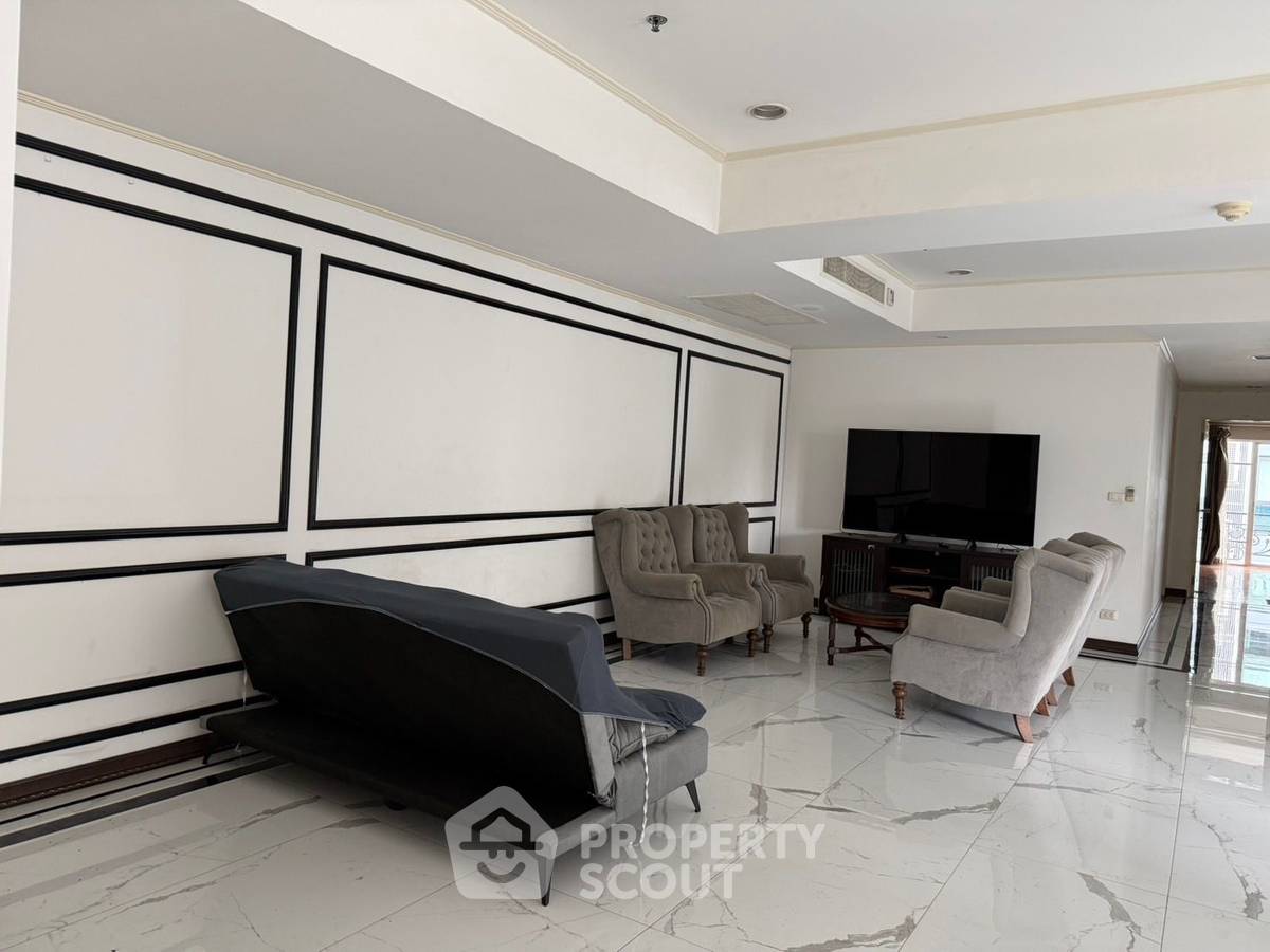 รูป คอนโด 3-ห้องนอน ที่ ลา วี ออง โรส เพลส คอนโดมิเนียม ใกล้ BTS ทองหล่อ (ID 2846909) - รูปที่ 1/10