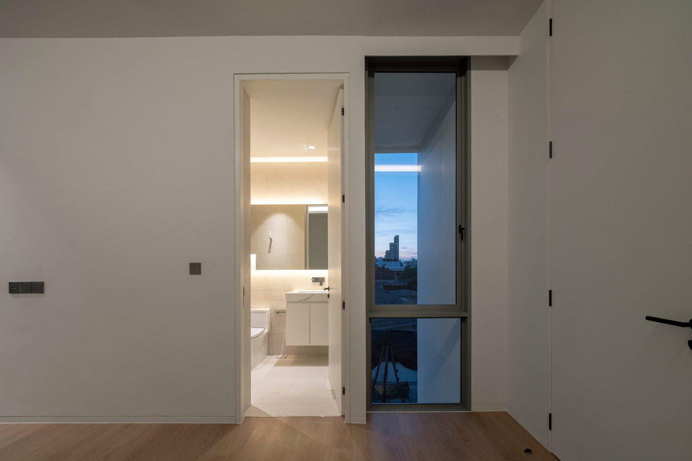 รูป House in Sukhumvit 71 4 bedrooms, for sale - รูปที่ 16/32