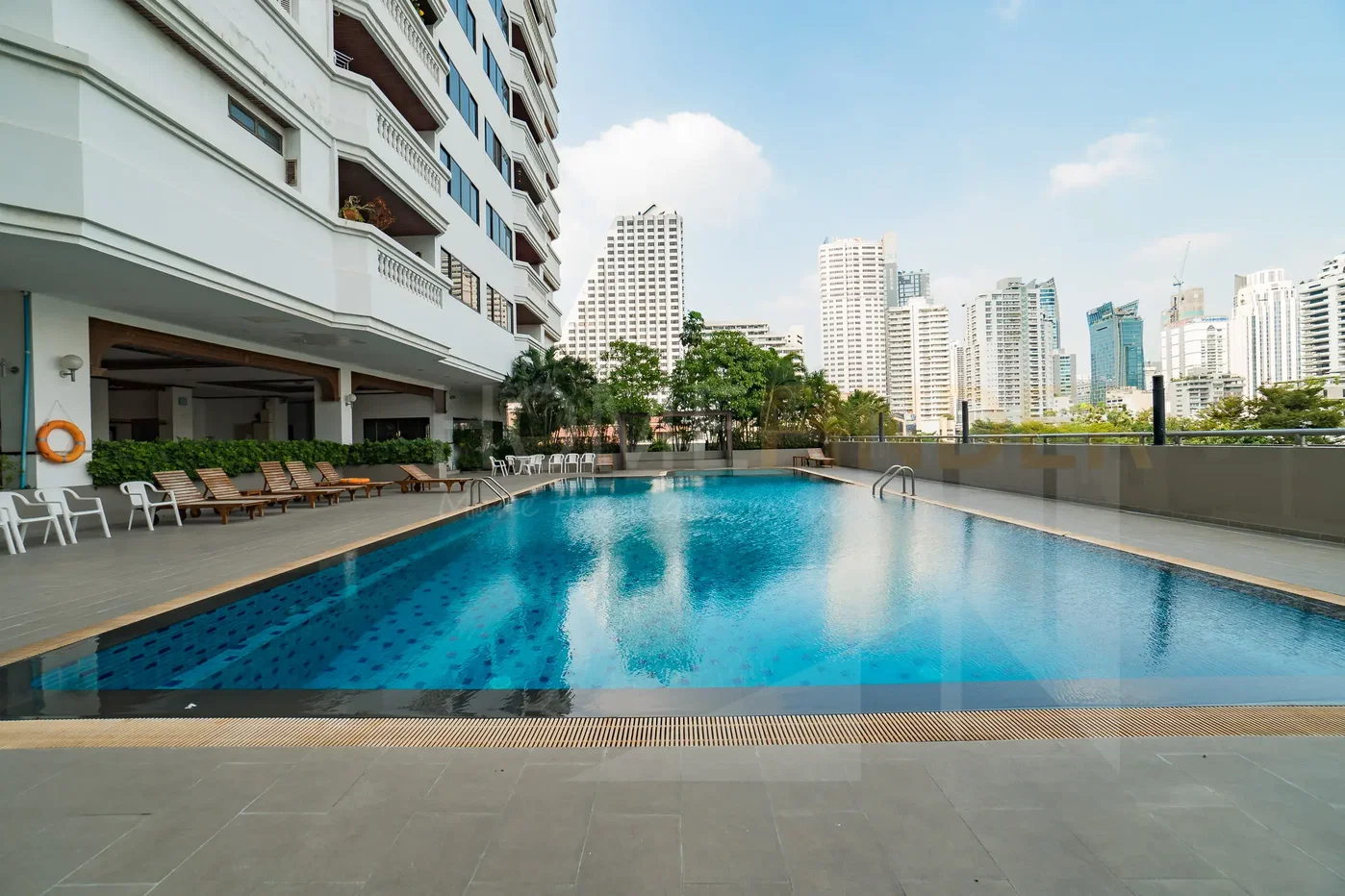 รูป Sethiwan Palace Sukhumvit 4 3 bedrooms, for rent - รูปที่ 23/27