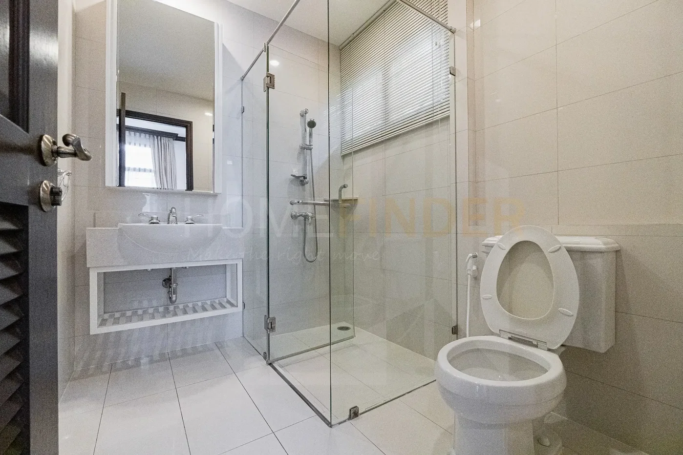 รูป L&H Villa Sathorn - Beautiful 4 Bedroom house and swimming pool Sathorn, Bangkok 4 bedrooms, for rent - รูปที่ 6/19
