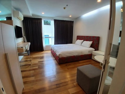 Studio | 1Bath | BTS Nana | 28.8sqm | THB 17,900/mo | Fl.8 — 15 Sukhumvit Residences Bangkok