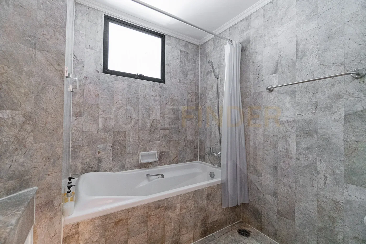 รูป Trinity Complex 3 bedrooms, for rent - รูปที่ 12/13