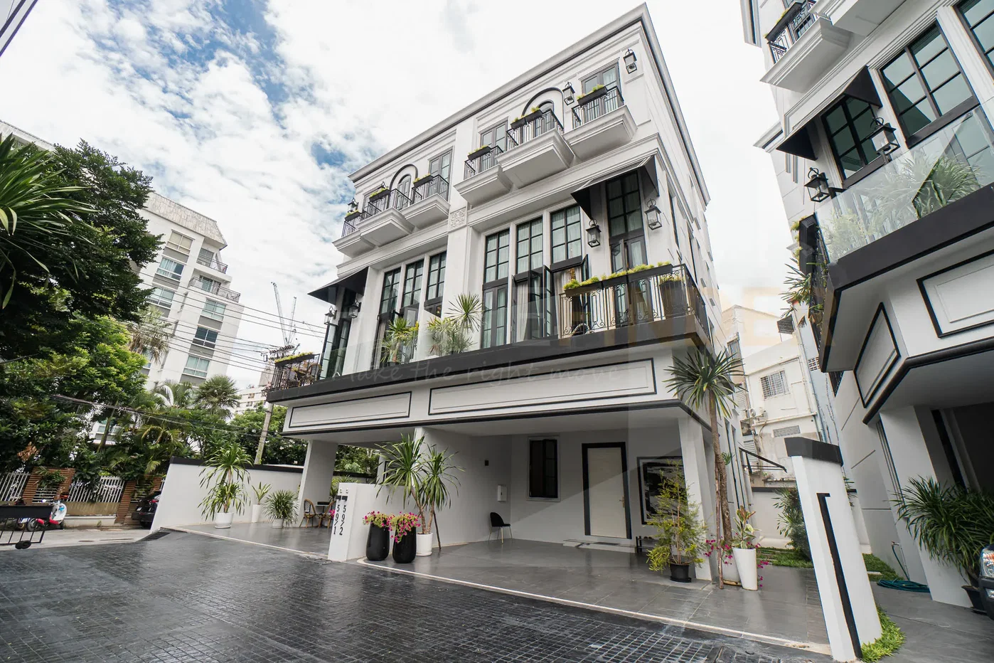 รูป Maison Blanche Sukhumvit 67 4 bedrooms, for sale - รูปที่ 1/10