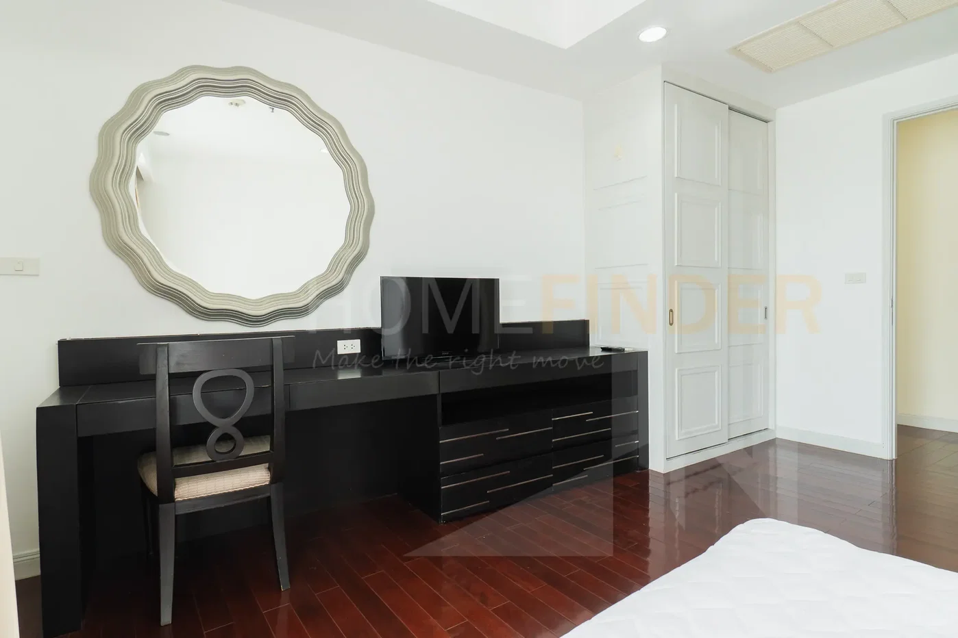 รูป Baan Rajprasong condominium 3 bedrooms, for rent - รูปที่ 9/23
