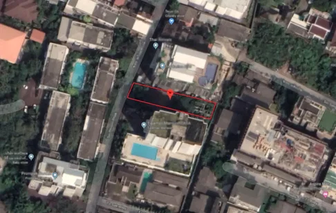 Land and House in Soi Phrompak studio, for sale
