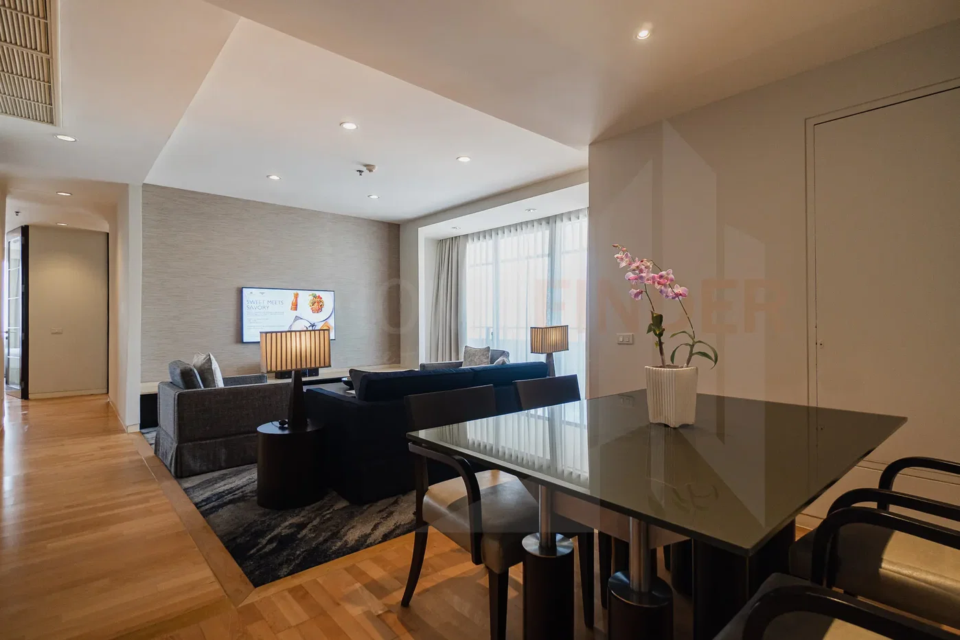 picture Emporium Suites by Chatrium 2 bedrooms, for rent - 8/15
