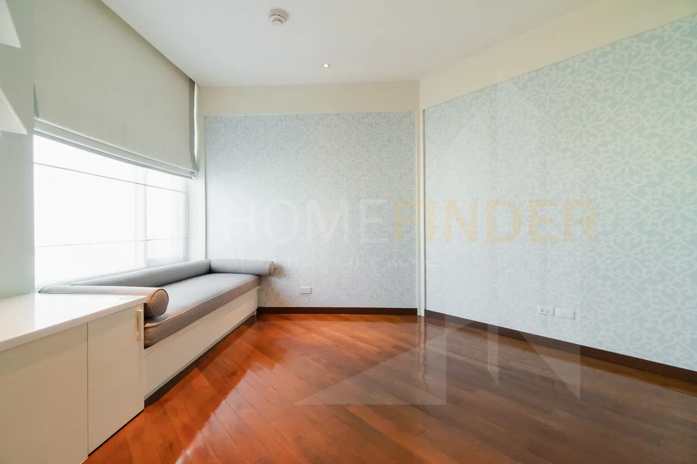 picture All Season Mansion 3 bedrooms, for rent - 12/23