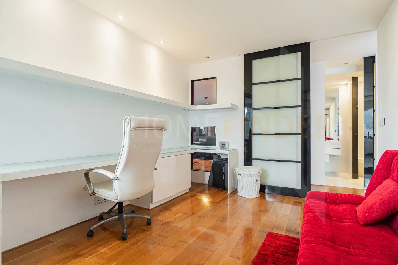 picture Lake Green 2 bedrooms, for rent - 7/10