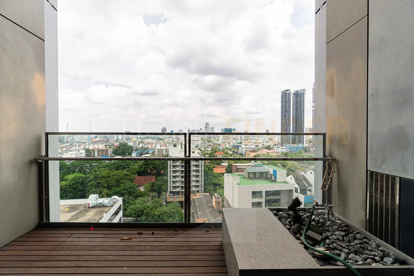 picture The Met 2 bedrooms, for sale - 2/9