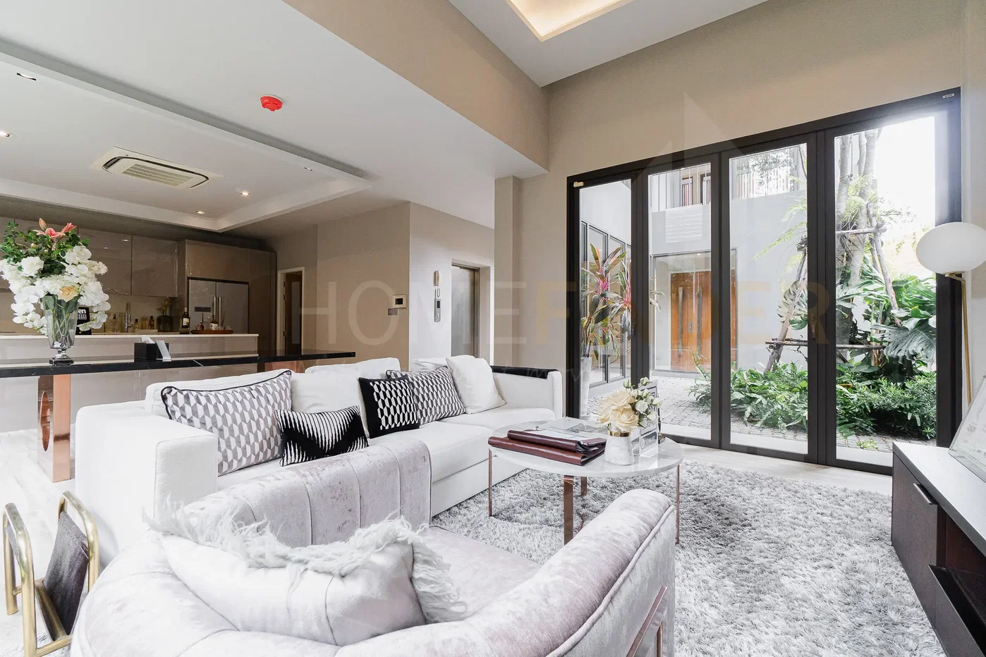 รูป Arna Ekkamai 65 - 4 bedroom house in Ekamai, Bangkok 4 bedrooms, for sale - รูปที่ 1/19