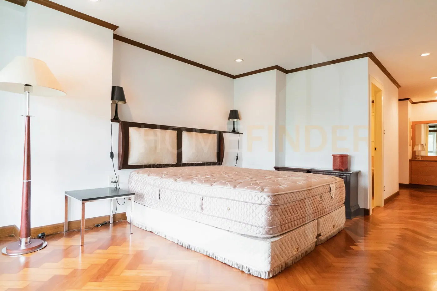 picture Navin Court 2 bedrooms, for rent - 6/15