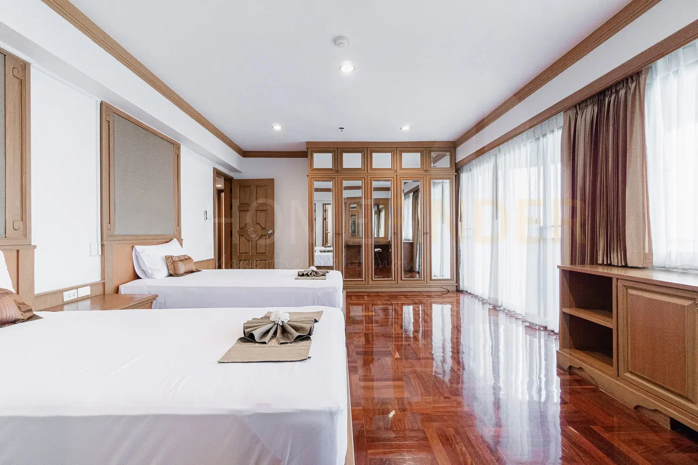 picture Centre Point Residence Phromphong Bangkok 4 bedrooms, for rent - 7/17