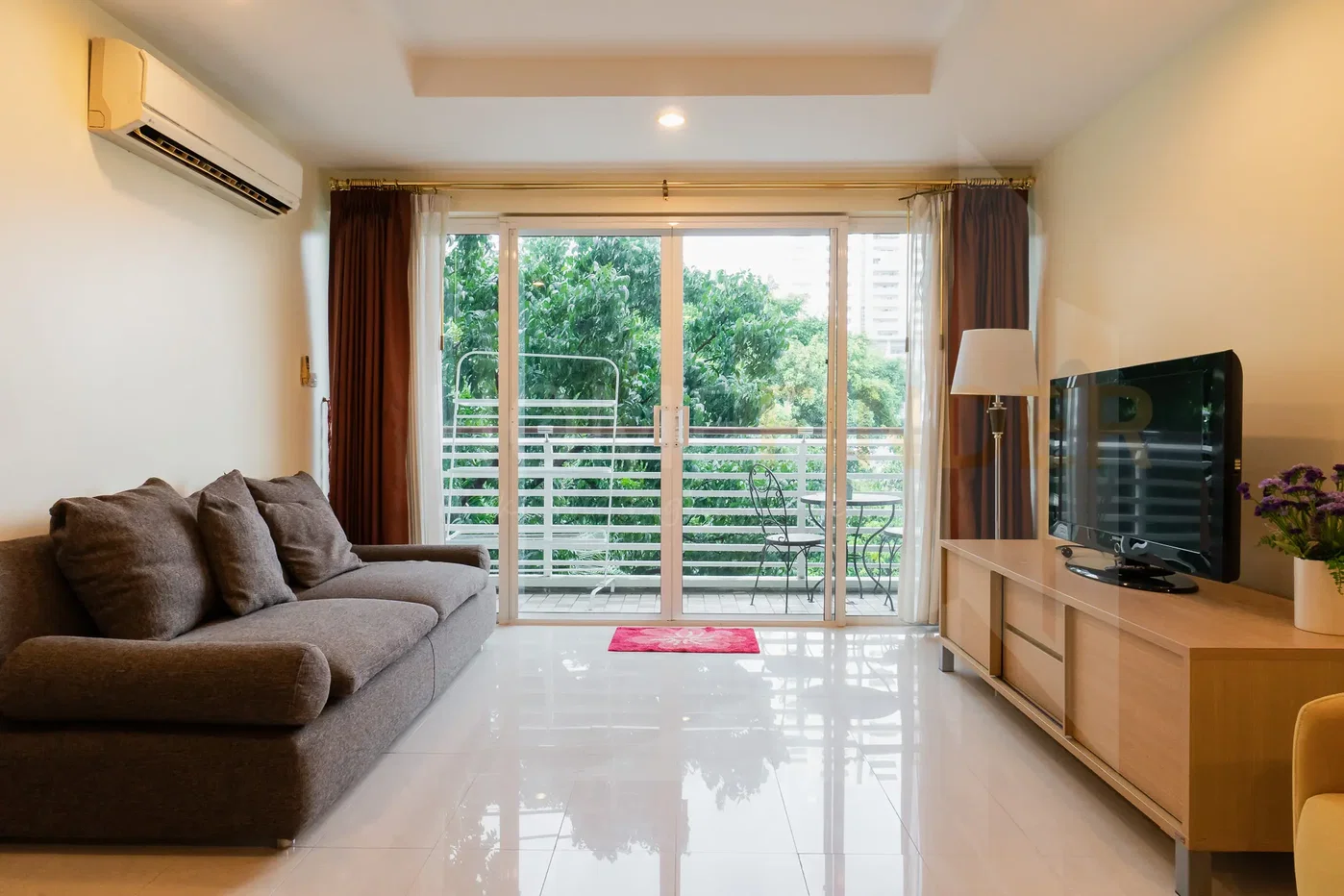 picture Avenue 61 condominium 2 bedrooms, for rent - 3/18