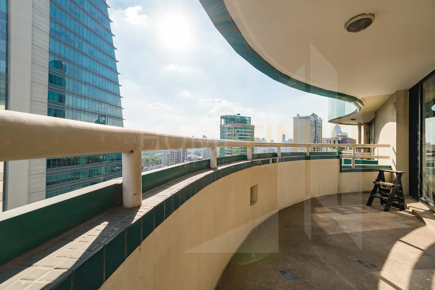 picture Las Colinas 2 bedrooms, for rent - 17/18
