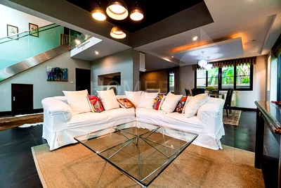 Houses for rent Srinakharinwirot University Prasanmit Campus : 3 bedroom House in Thonglor, Sukhumvit for rent- Luxury house with pool for rent in Sukhumvit, Bangkok 3 bedrooms, for rent