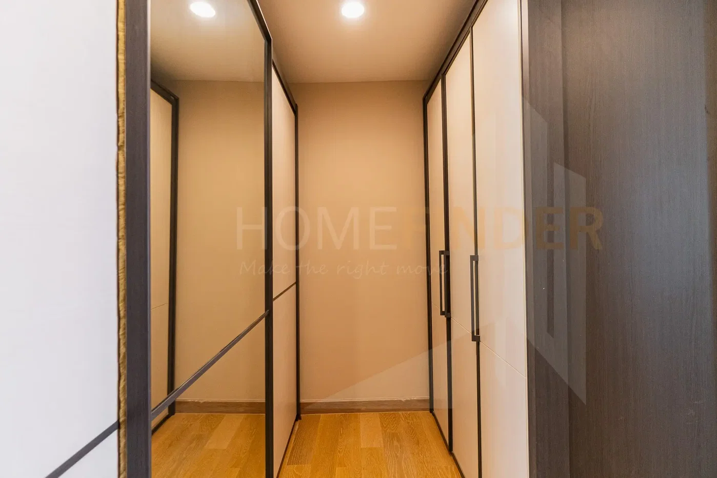picture Avenue 61 4 bedrooms, for rent - 10/12