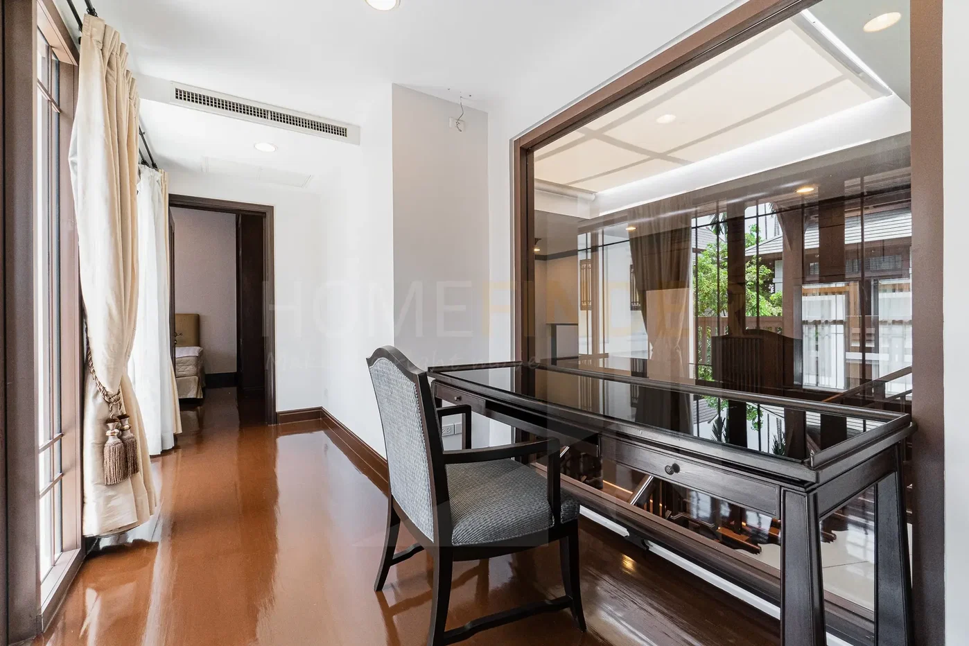 รูป L&H Villa Sathorn - Beautiful 4 Bedroom house and swimming pool Sathorn, Bangkok 4 bedrooms, for rent - รูปที่ 8/19