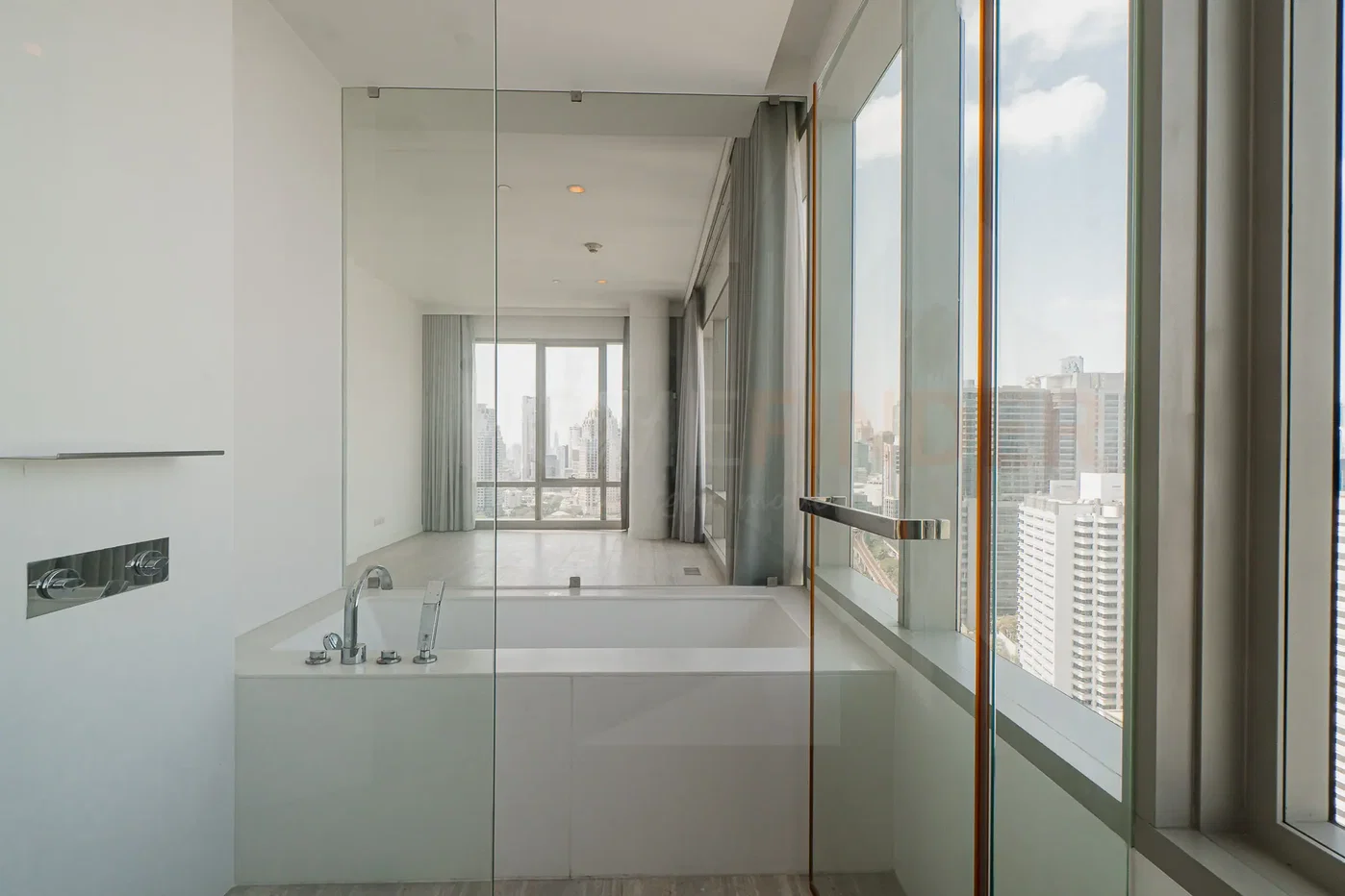 picture 185 Rajdamri 3 bedrooms, for sale - 18/25