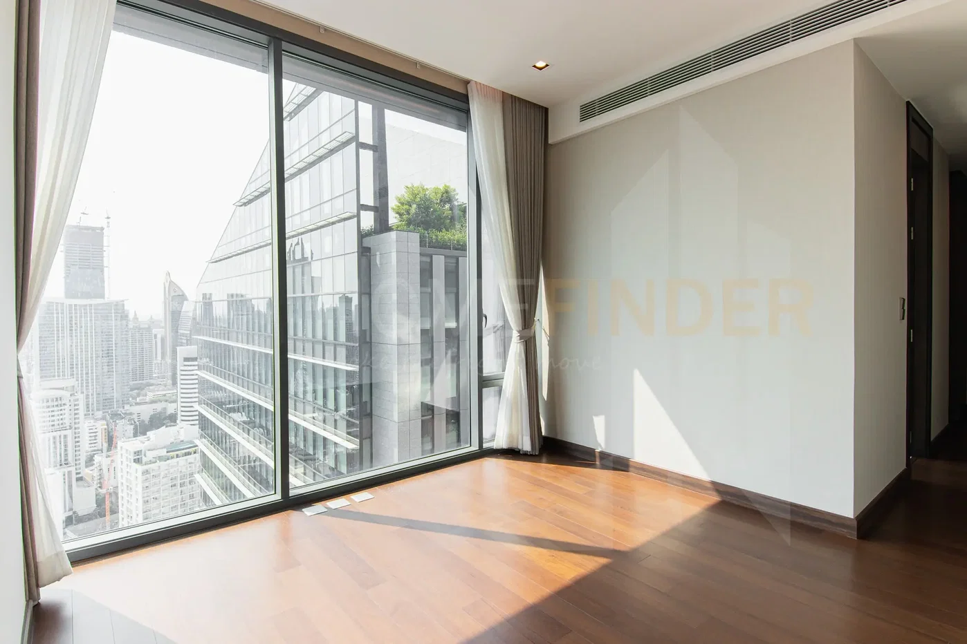 picture Q 1 Sukhumvit 3 bedrooms, for sale - 15/25