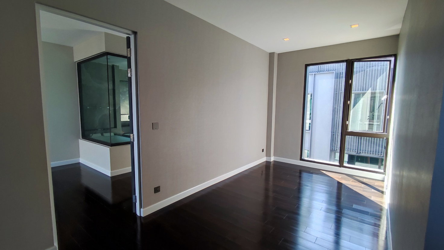 picture 95E1 - Ninety Five East One 4 bedrooms, for sale - 10/25