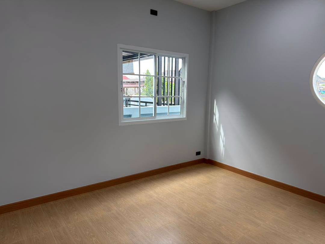 รูป ้บ้านเดี่ยวพัทยา 2.55ล้านบาท บ้านสร้างใหม่ ซอยเขามะกอก ใกล้ตลาดเอ็ม ใกล้สุขุมวิท ใกล้เลียบทางรถไฟ 3ห้องนอน 2ห้องน้ำ - รูปที่ 5/10
