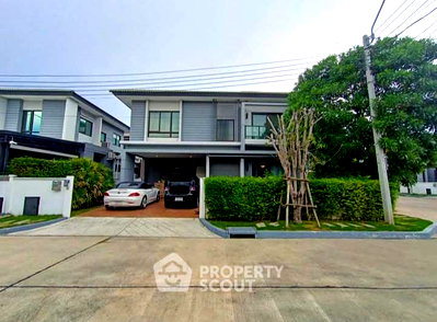 Houses for rent Bangkok : 4-BR House At Centro Ramindra - Chatuchot, Sai Mai (ID 3257193)