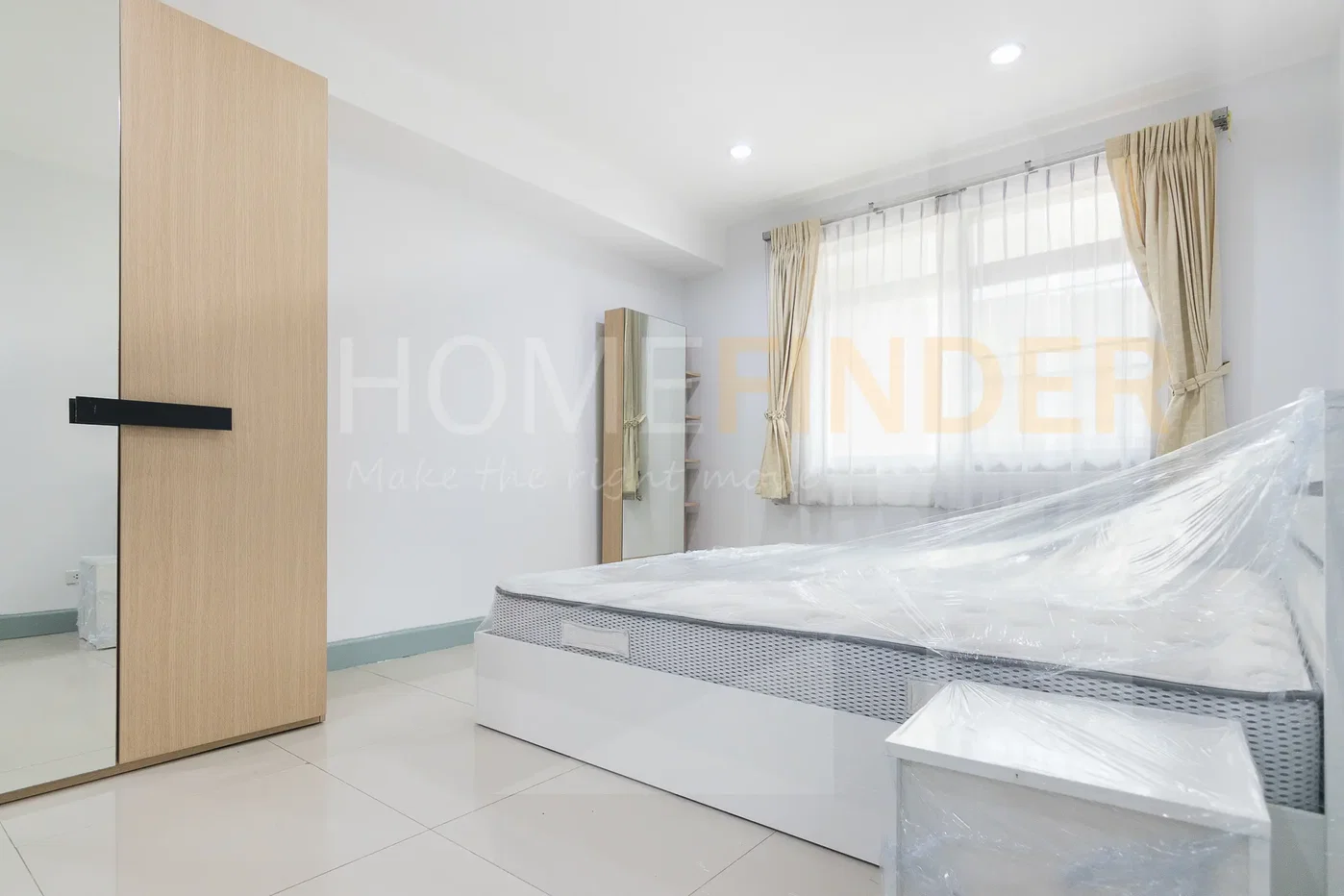 picture Royal Castle 3 bedrooms, for rent - 10/13
