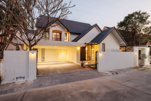 🏡 ให้เช่าบ้านเดี่ยวหรู Pool Villa – พฤกษาทอง ทำเลสันผีเสื้อ