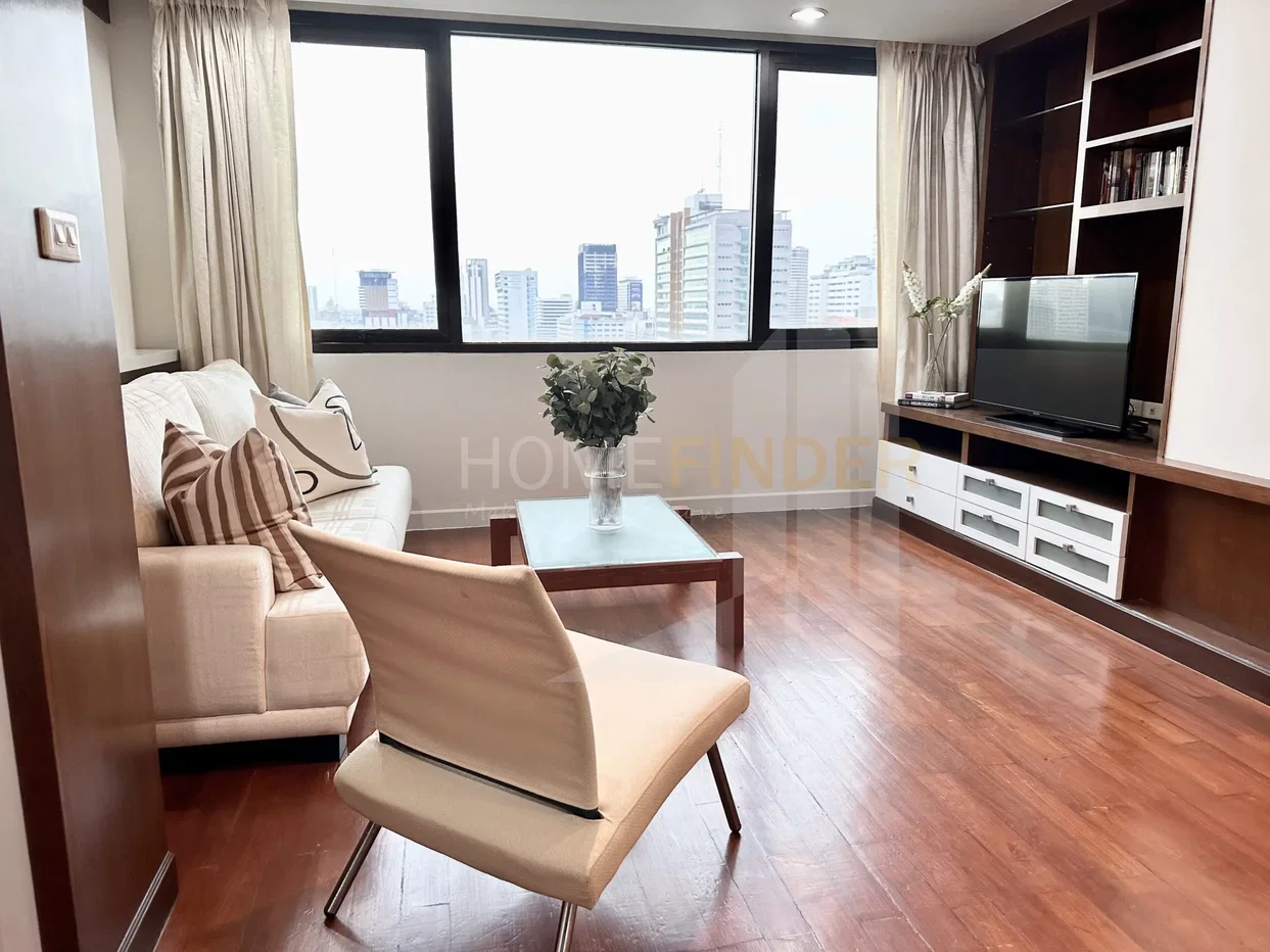 picture The Royal Place 1 1 bedroom, for rent - 2/9