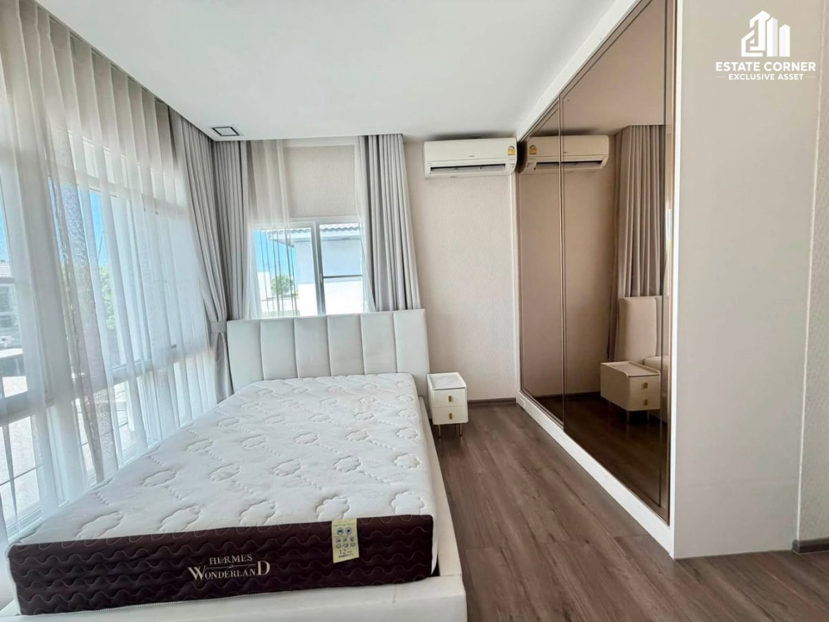 รูป ขาย บ้านเดี่ยวหรู หมู่บ้าน มัณฑนา 2 บนทำเล บางนา กม.7 บางพลี  4 นอน 4 น้ำ พร้อมเฟอร์ครบ - รูปที่ 3/10