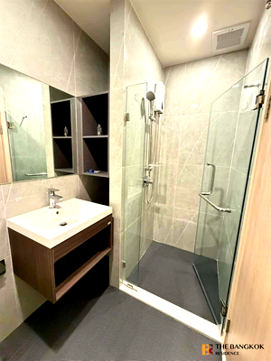 Condos for sale : Move-in Ready, Just Bring Your Stuff Nue District R9 near MRT Rama 9 Station