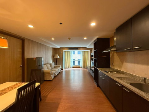 1 ห้องนอน | 2 ห้องน้ำ | BTS Nana | 70 ตร.ม. | 27,000 บาท/เดือน | ชั้น 7 — The Trendy Condominium กรุงเทพฯ