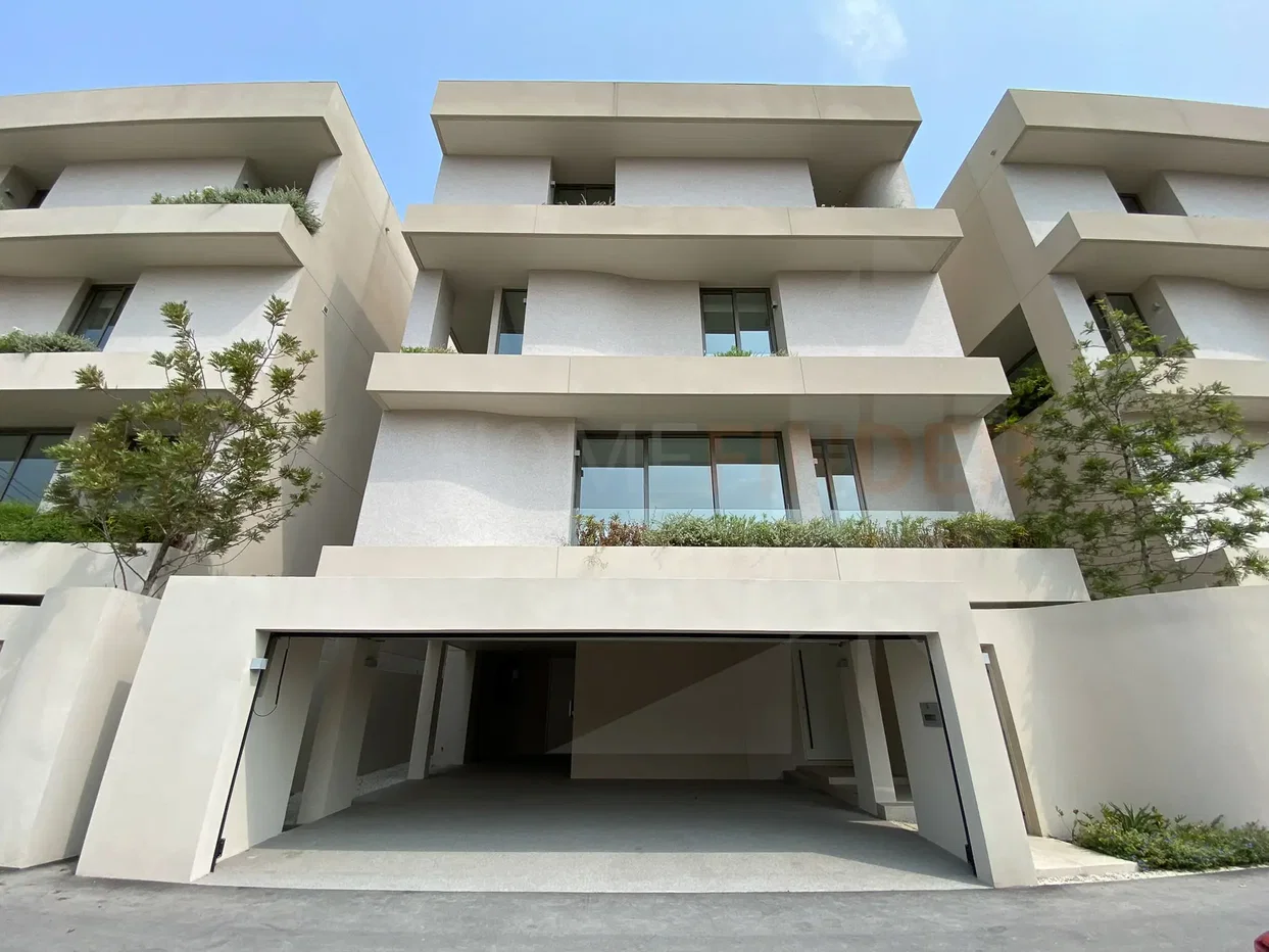 รูป A luxurious modern minimalist-style 4 bedrooms, for sale - รูปที่ 30/30