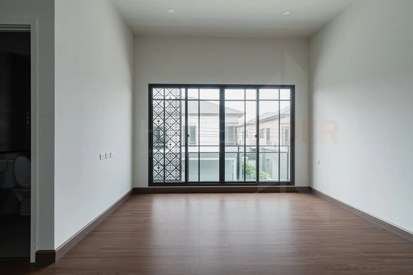 รูป Grand Britania Krungthepkreetha 4 bedrooms, for sale - รูปที่ 9/29