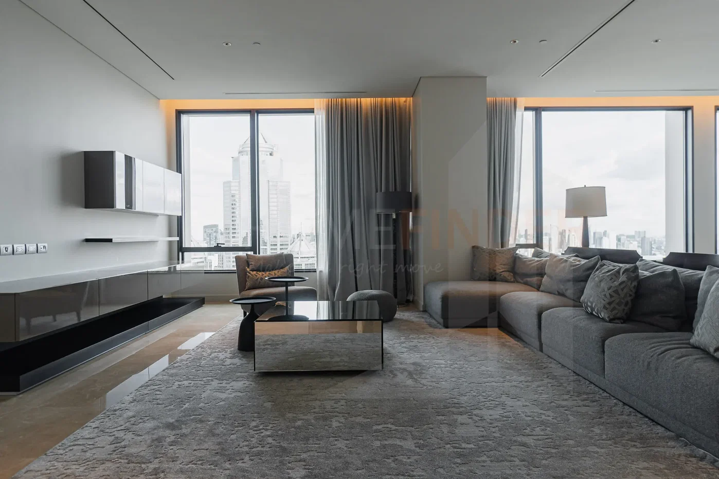 picture Sindhorn Residence 4 bedrooms, for rent - 2/16
