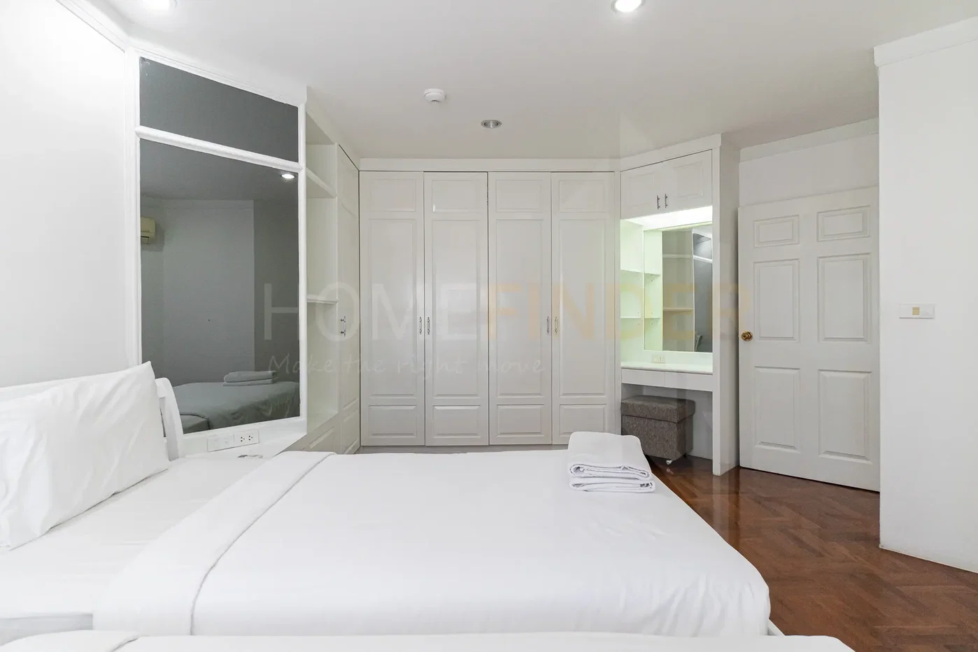 รูป Trinity Complex 2 bedrooms, for rent - รูปที่ 10/15