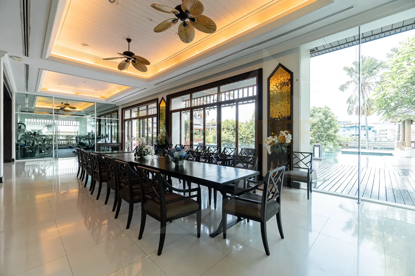 รูป L&H Villa Sathorn - Beautiful 4 Bedroom house and swimming pool Sathorn, Bangkok 4 bedrooms, for rent - รูปที่ 16/19