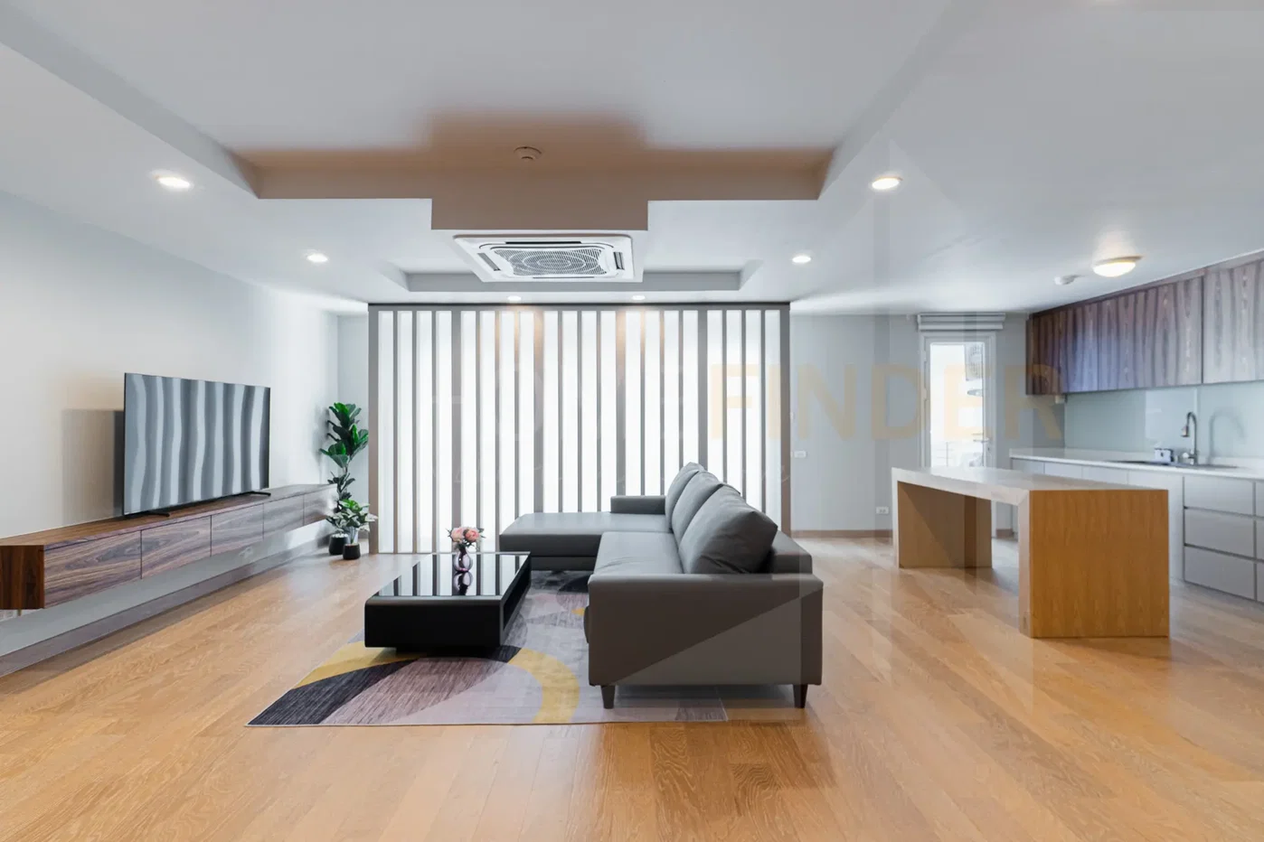 picture Avenue 61 4 bedrooms, for rent - 1/12